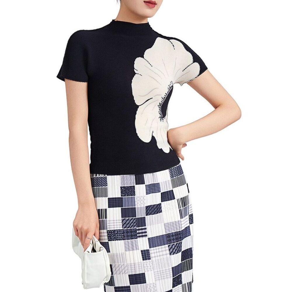 Linda Charm Womens  Top
